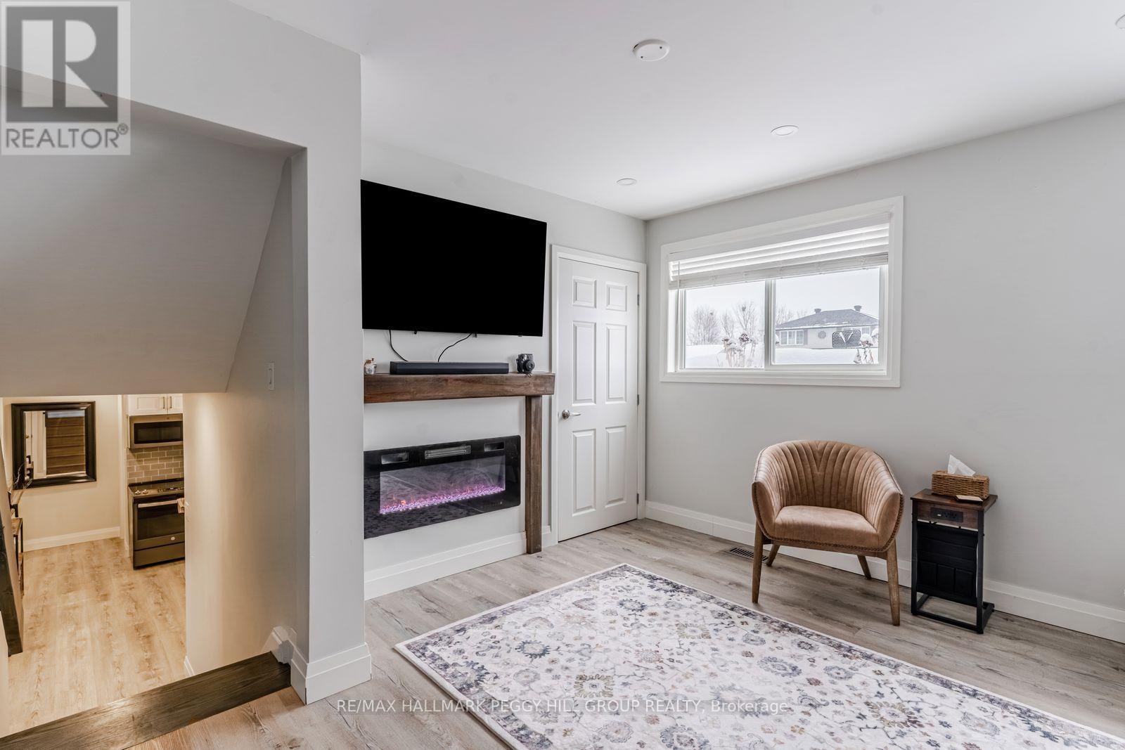 Lower - 20 Ottaway Avenue, Barrie (Wellington), Ontario  L4M 2W7 - Photo 3 - S12714090