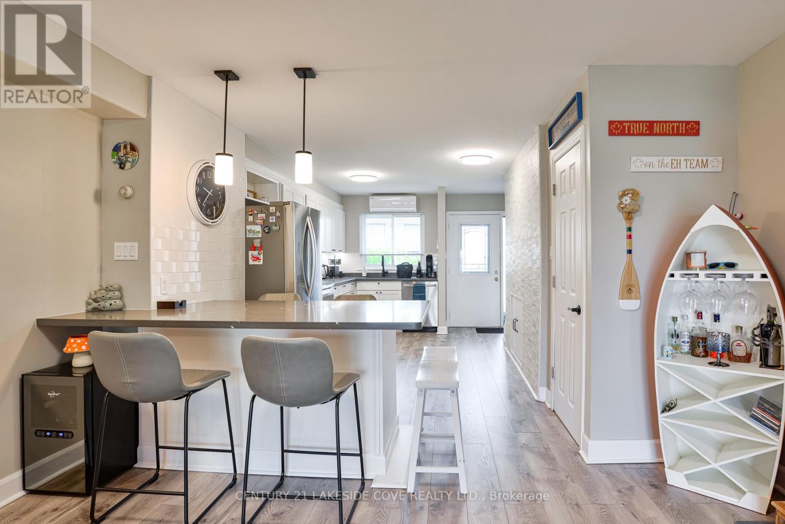 Unit 14 - 1 Paradise Boulevard, Ramara, Ontario  L0K 1B0 - Photo 5 - S12714194