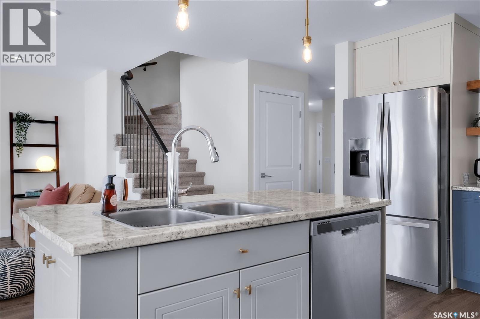 1059 Kolynchuk Crescent, Saskatoon, Saskatchewan  S7T 0V7 - Photo 11 - SK027111