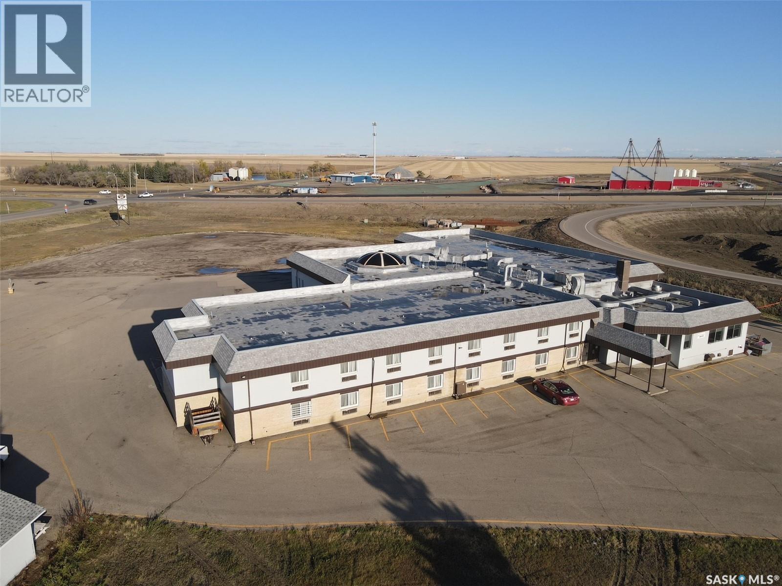 45 Service Road N, Moose Jaw, Saskatchewan  S6H 4N7 - Photo 2 - SK027078