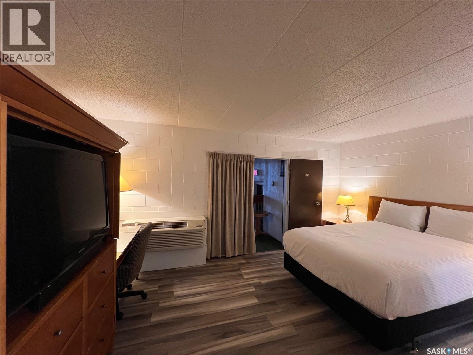 45 Service Road N, Moose Jaw, Saskatchewan  S6H 4N7 - Photo 4 - SK027078