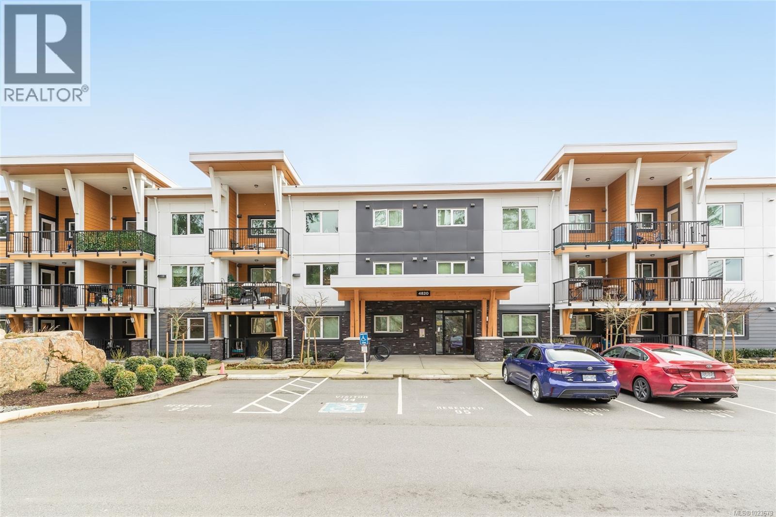 311 4820 Cedar Ridge Pl, Nanaimo, British Columbia  V9T 0M7 - Photo 1 - 1023679