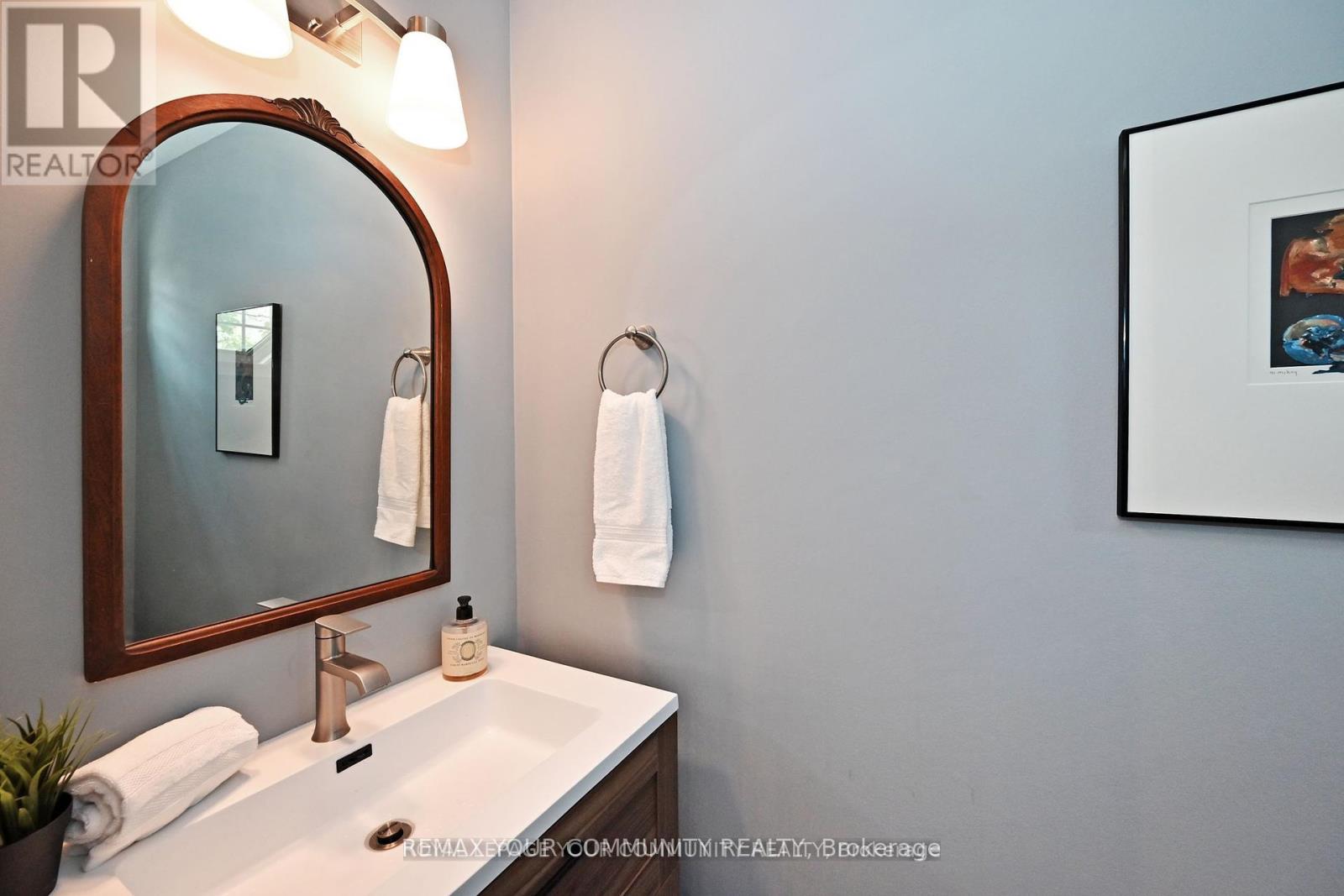 18 - 3 Senator Court, Aurora, Ontario  L4G 7P2 - Photo 24 - N12453919