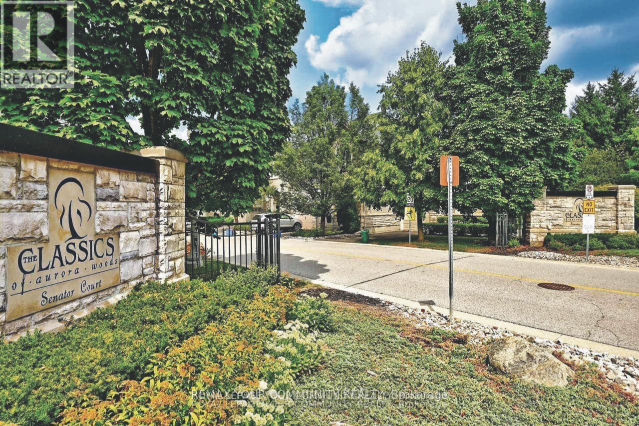 18 - 3 SENATOR COURT, Aurora, Ontario