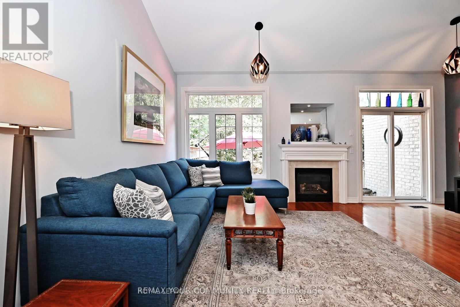 18 - 3 Senator Court, Aurora, Ontario  L4G 7P2 - Photo 9 - N12453919