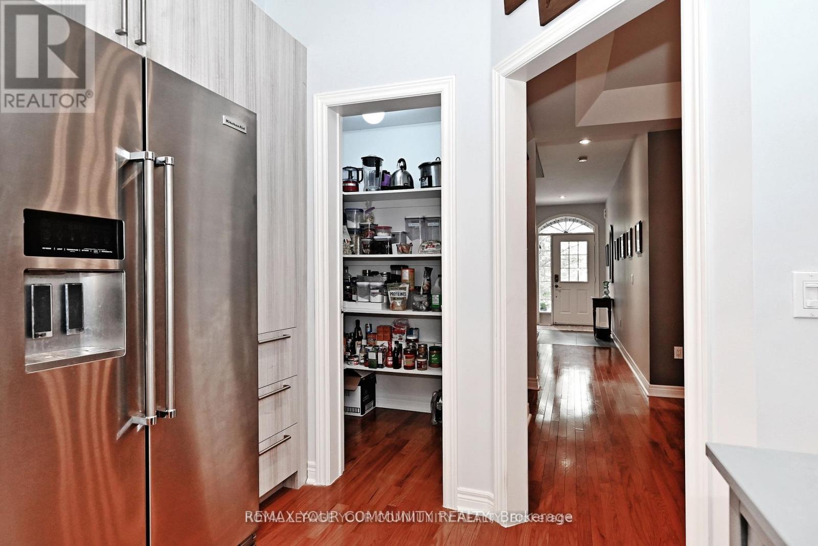 18 - 3 Senator Court, Aurora, Ontario  L4G 7P2 - Photo 21 - N12453919