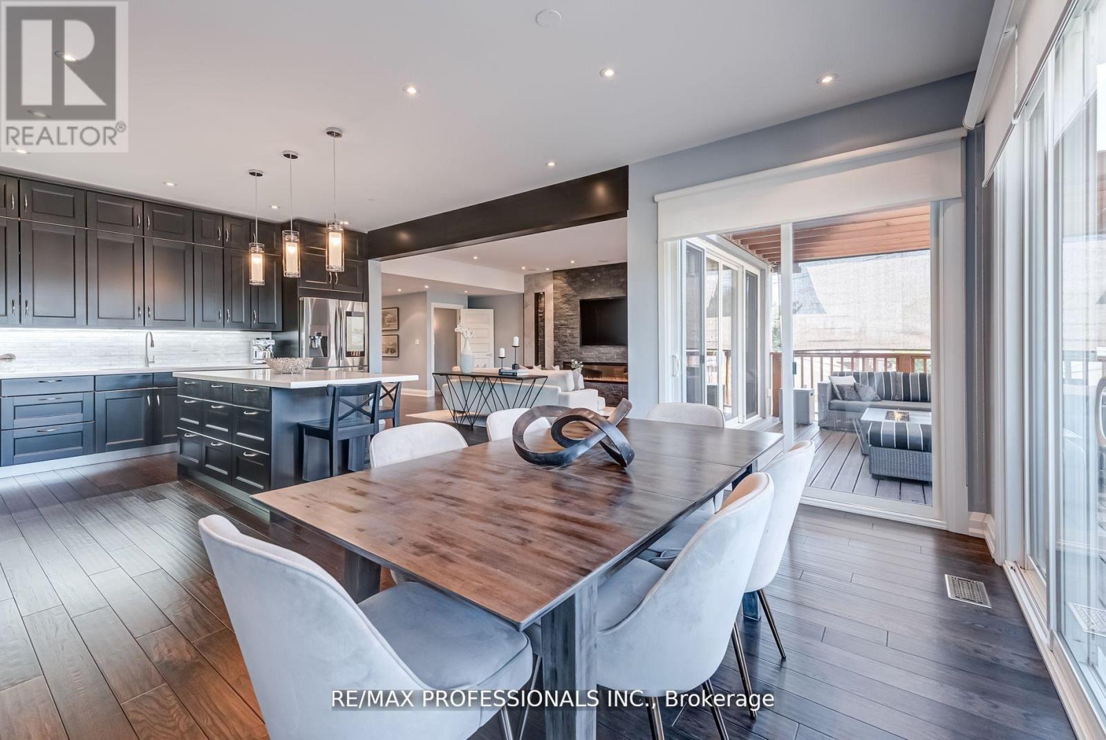 372 Silverthorn Avenue, Toronto, Ontario  M6M 3G9 - Photo 11 - W12713992