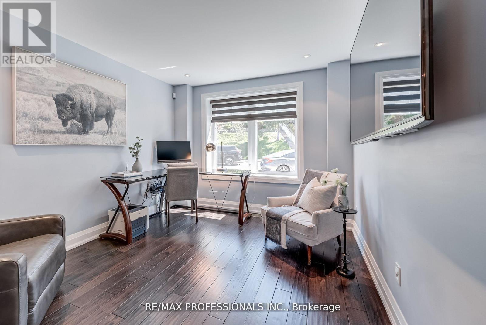 372 Silverthorn Avenue, Toronto, Ontario  M6M 3G9 - Photo 17 - W12713992