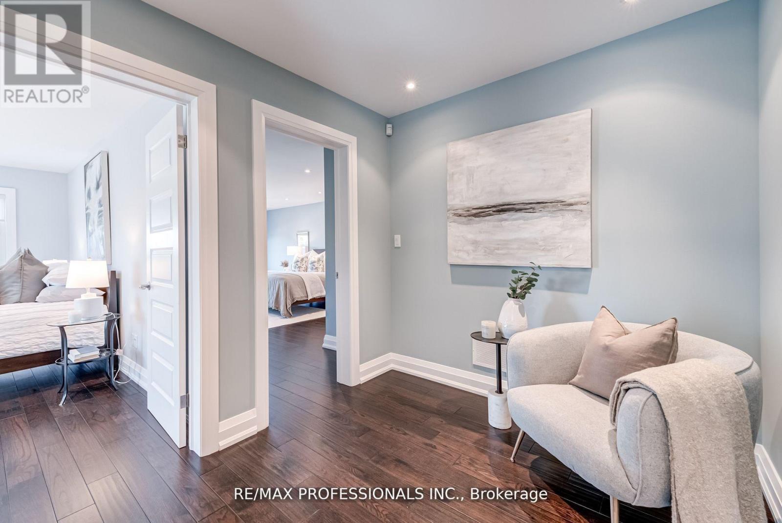 372 Silverthorn Avenue, Toronto, Ontario  M6M 3G9 - Photo 25 - W12713992