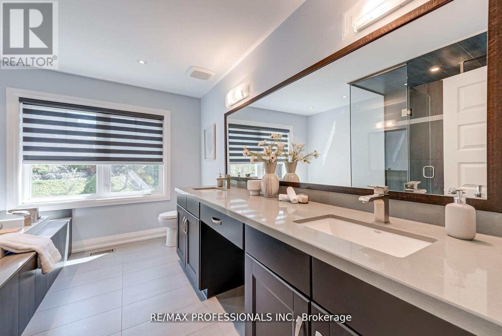 372 Silverthorn Avenue, Toronto, Ontario  M6M 3G9 - Photo 29 - W12713992