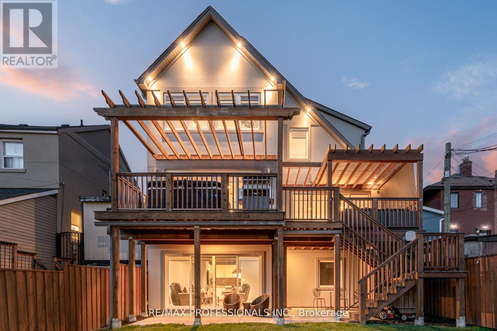 372 Silverthorn Avenue, Toronto, Ontario  M6M 3G9 - Photo 45 - W12713992