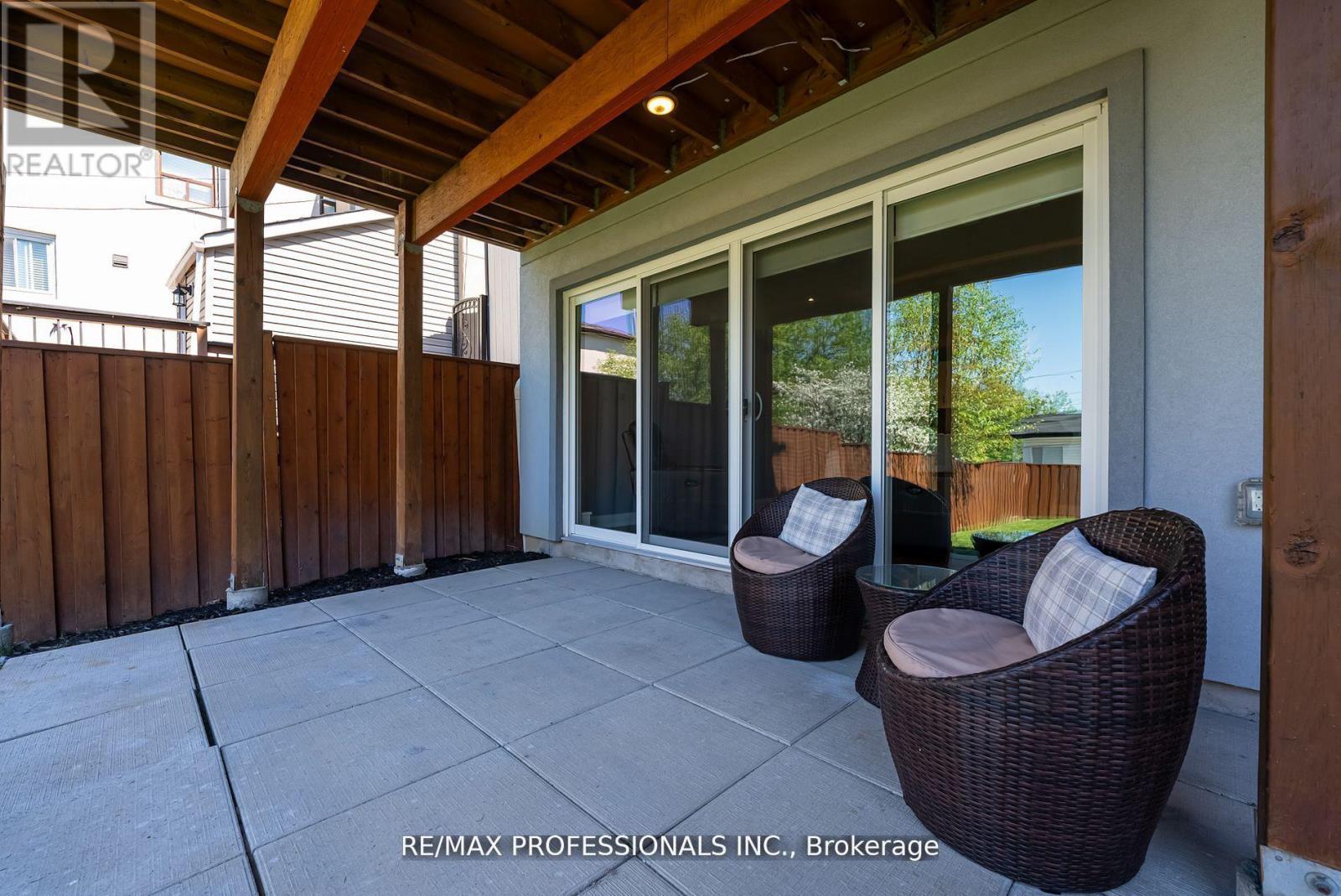 372 Silverthorn Avenue, Toronto, Ontario  M6M 3G9 - Photo 46 - W12713992