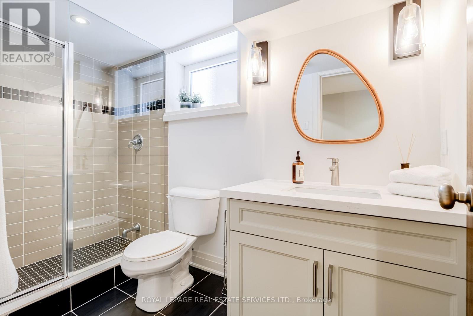 79 Raymond Avenue, Toronto, Ontario  M6S 2B1 - Photo 33 - W12713994