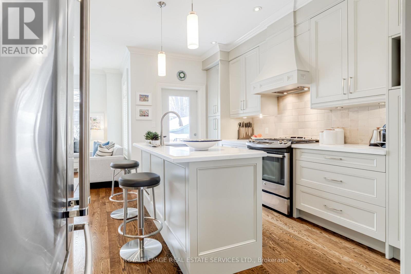 79 Raymond Avenue, Toronto, Ontario  M6S 2B1 - Photo 9 - W12713994