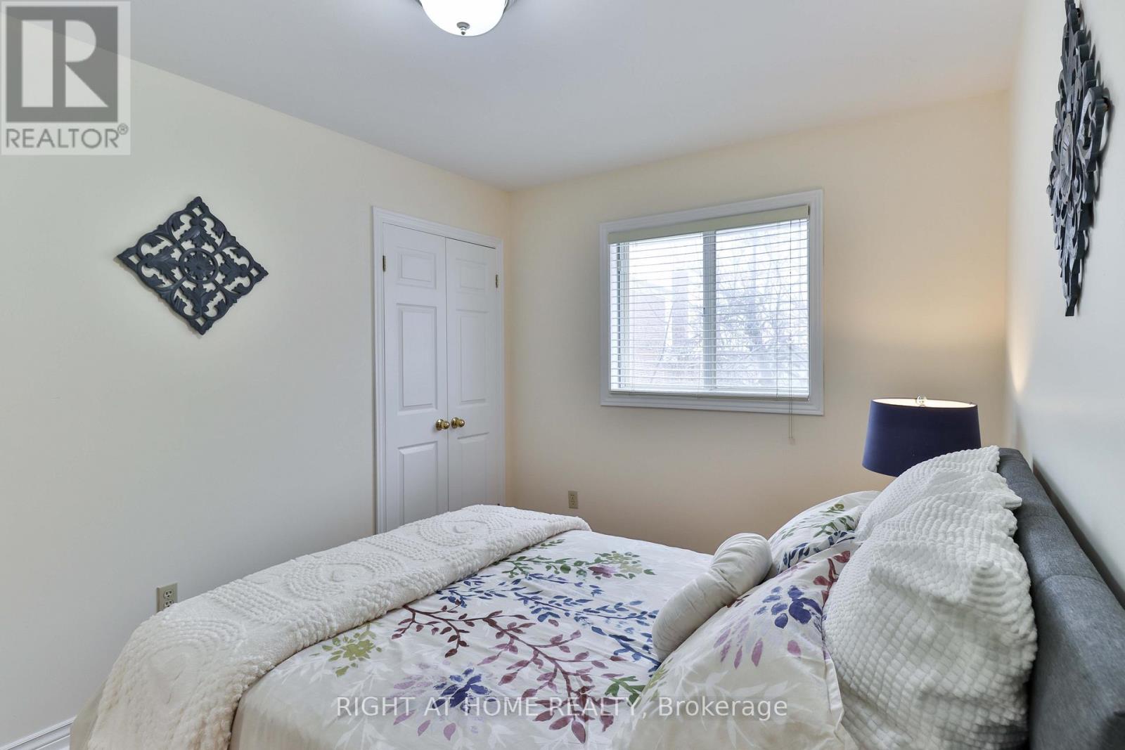 459 Maple Leaf Drive, Toronto, Ontario  M6L 1R1 - Photo 20 - W12714022