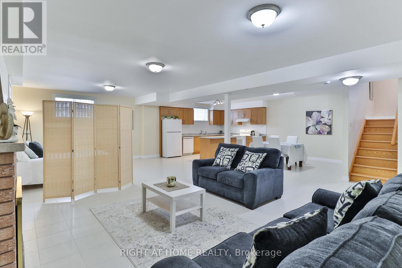 459 Maple Leaf Drive, Toronto, Ontario  M6L 1R1 - Photo 25 - W12714022