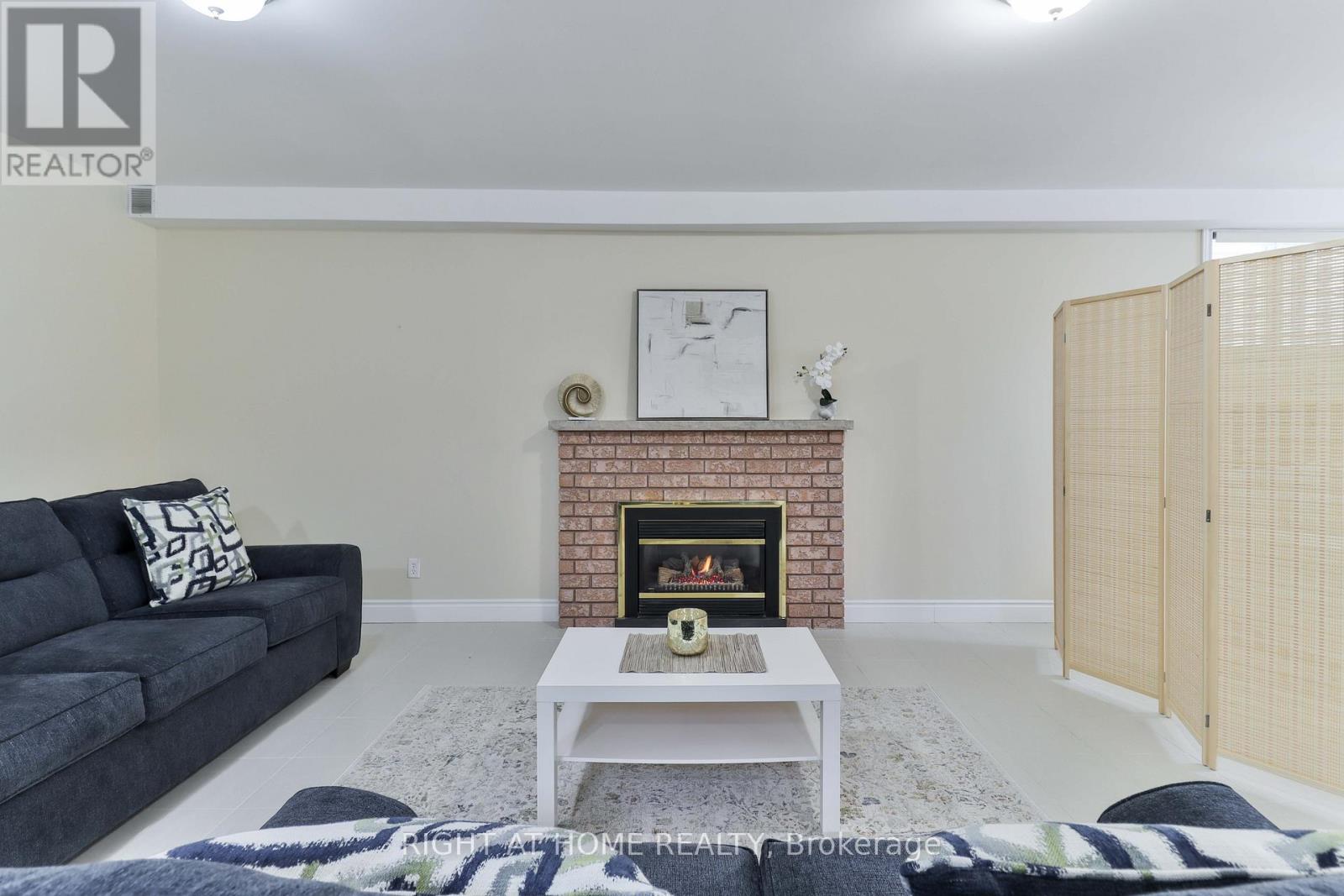 459 Maple Leaf Drive, Toronto, Ontario  M6L 1R1 - Photo 29 - W12714022