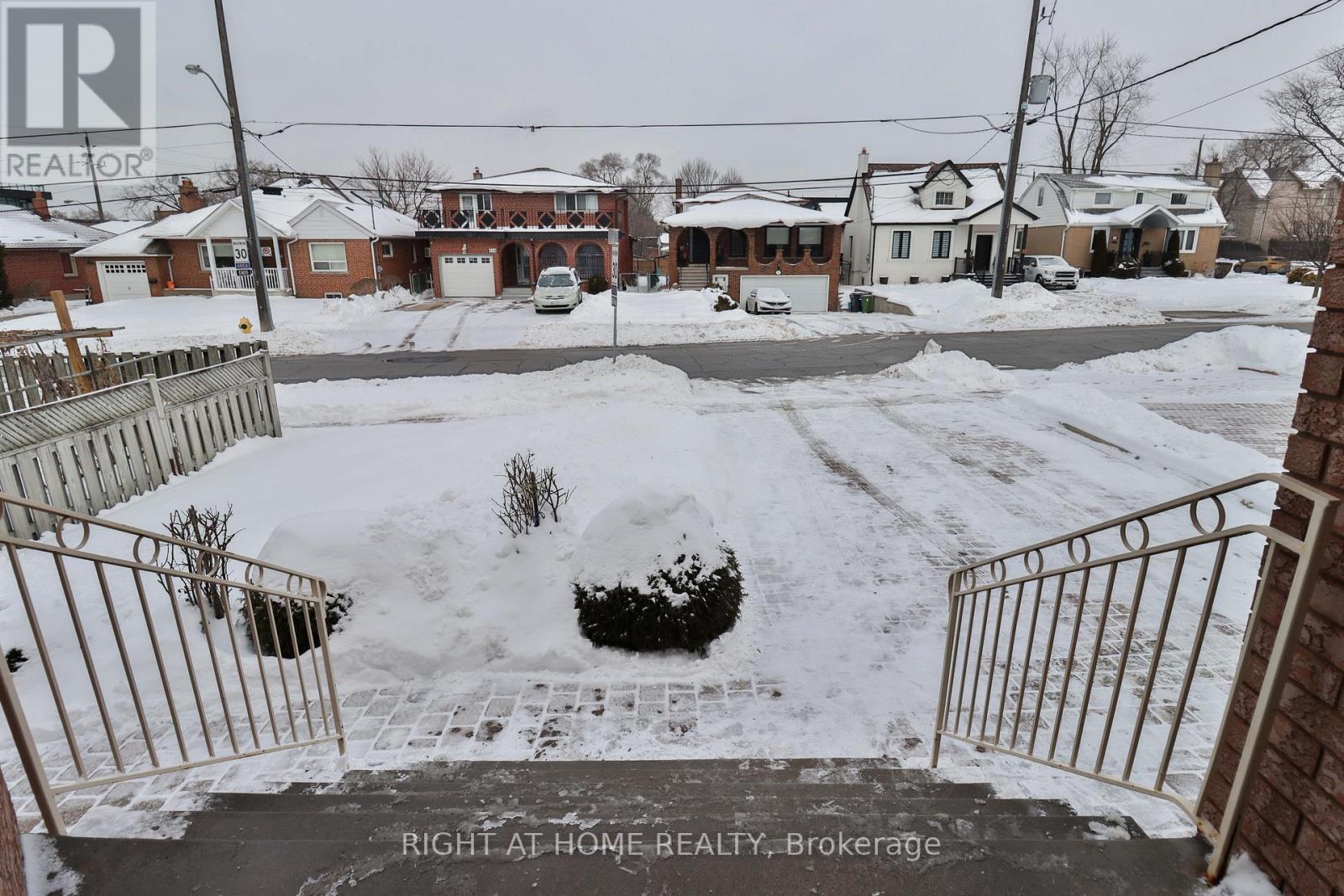 459 Maple Leaf Drive, Toronto, Ontario  M6L 1R1 - Photo 38 - W12714022