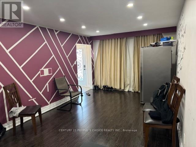 73 Mallard Crescent, Brampton, Ontario  L6S 2T7 - Photo 11 - W12714048