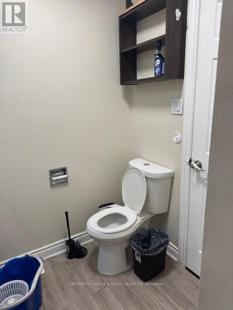 73 Mallard Crescent, Brampton, Ontario  L6S 2T7 - Photo 5 - W12714048