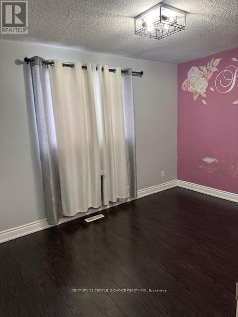 73 Mallard Crescent, Brampton, Ontario  L6S 2T7 - Photo 7 - W12714048