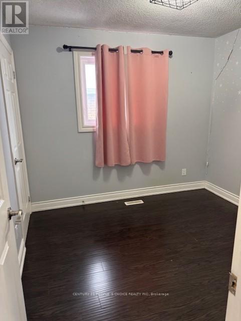 73 Mallard Crescent, Brampton, Ontario  L6S 2T7 - Photo 8 - W12714048