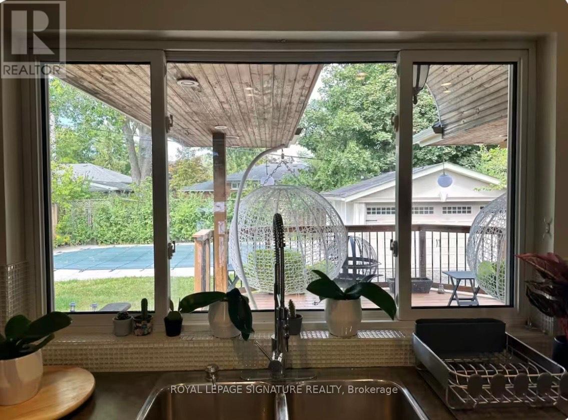 1353 Sheldon Avenue, Oakville, Ontario  L6L 2P9 - Photo 6 - W12714126