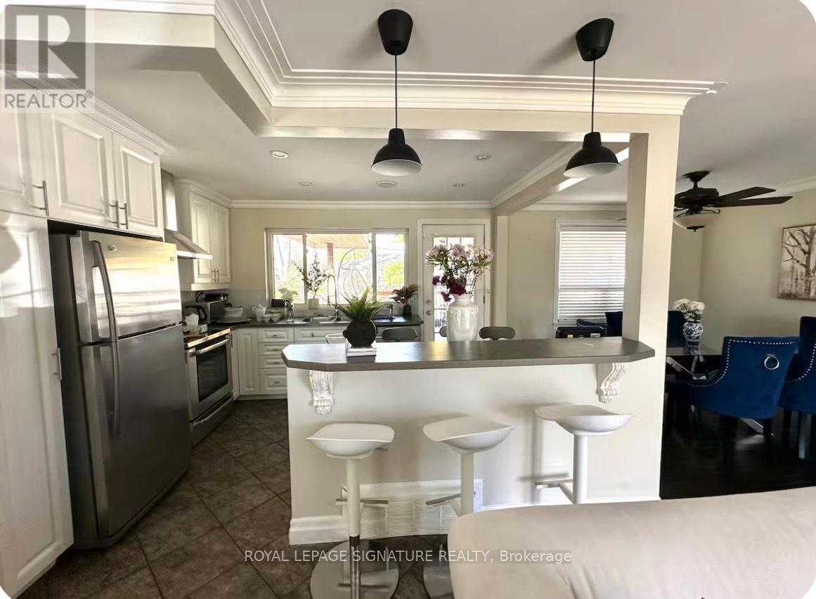 1353 Sheldon Avenue, Oakville, Ontario  L6L 2P9 - Photo 7 - W12714126