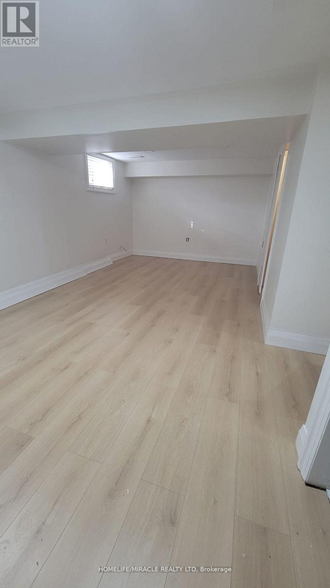 Bsmt - 1058 Alexandra Avenue, Mississauga, Ontario  L5E 2A8 - Photo 10 - W12714172