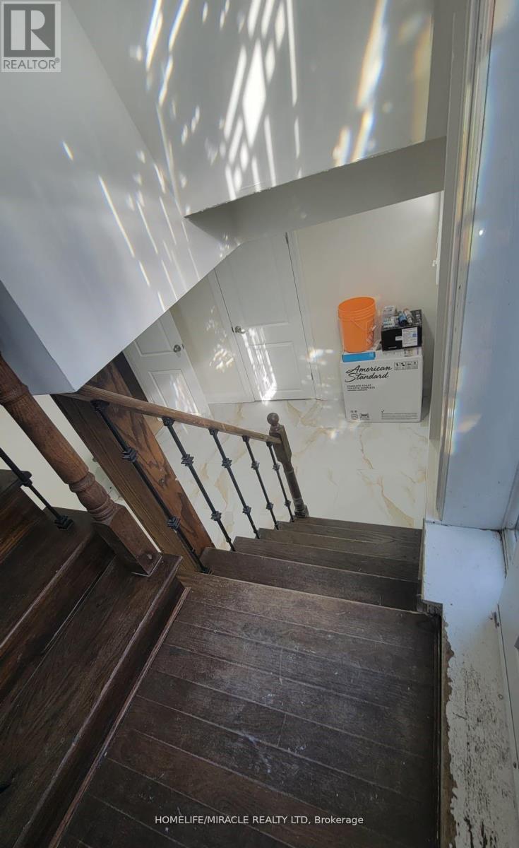 Bsmt - 1058 Alexandra Avenue, Mississauga, Ontario  L5E 2A8 - Photo 5 - W12714172