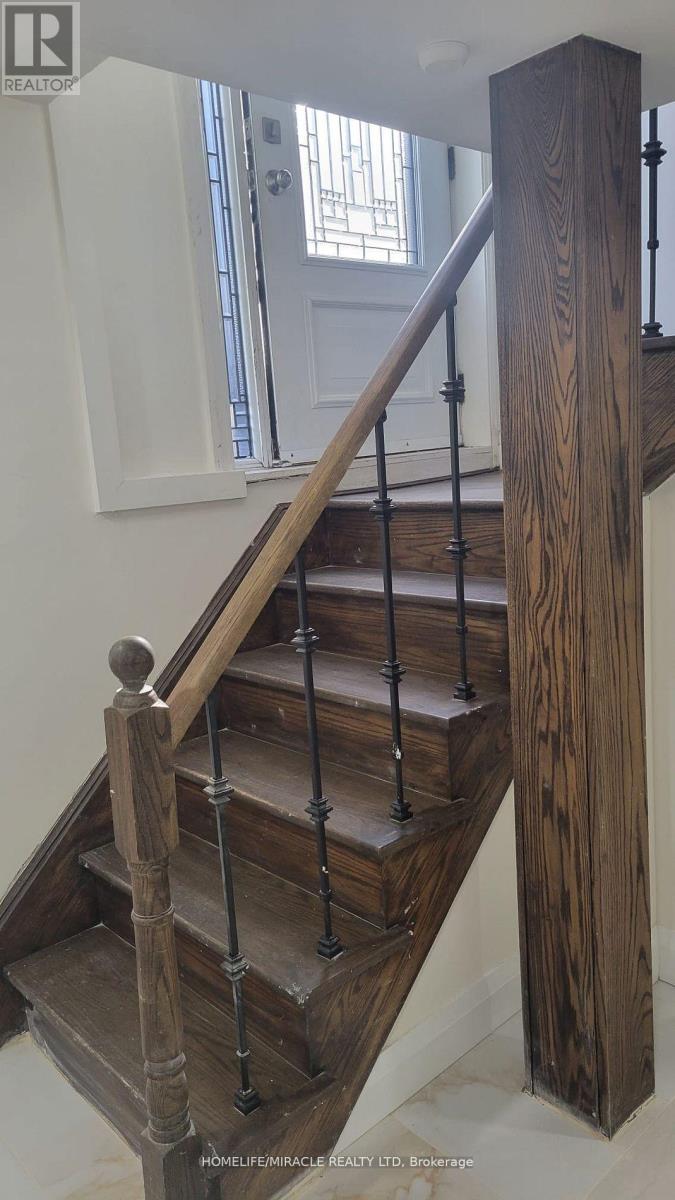 Bsmt - 1058 Alexandra Avenue, Mississauga, Ontario  L5E 2A8 - Photo 6 - W12714172