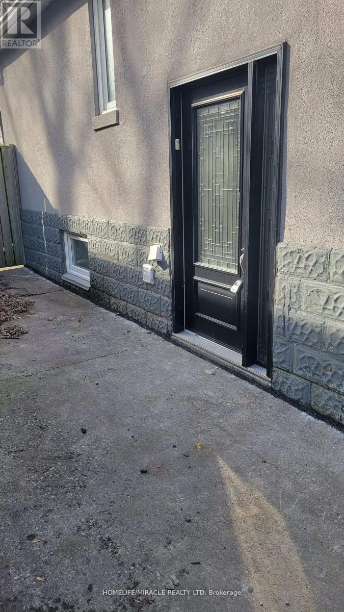 Bsmt - 1058 Alexandra Avenue, Mississauga, Ontario  L5E 2A8 - Photo 7 - W12714172