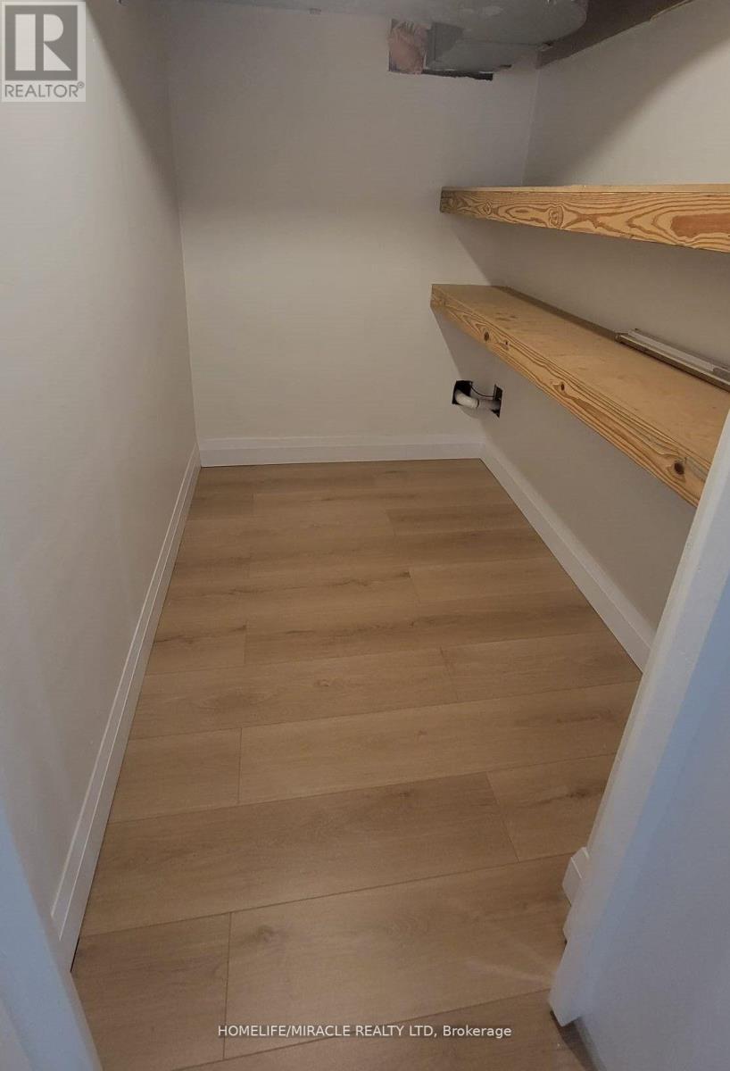 Bsmt - 1058 Alexandra Avenue, Mississauga, Ontario  L5E 2A8 - Photo 8 - W12714172