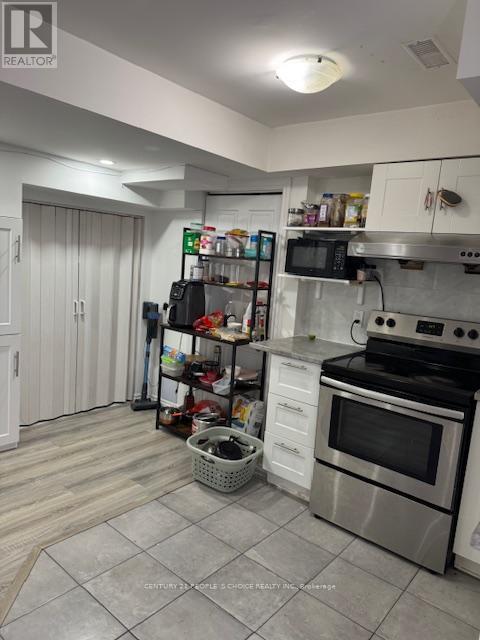 127 Lloyd Sanderson Drive, Brampton, Ontario  L6Y 0Z9 - Photo 4 - W12714184