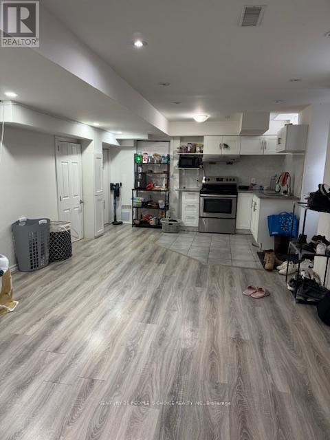 127 Lloyd Sanderson Drive, Brampton, Ontario  L6Y 0Z9 - Photo 5 - W12714184