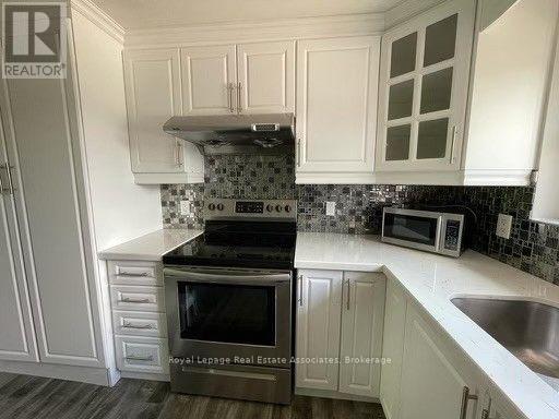 160 Darras Court, Brampton, Ontario  L6T 1W7 - Photo 8 - W12714190