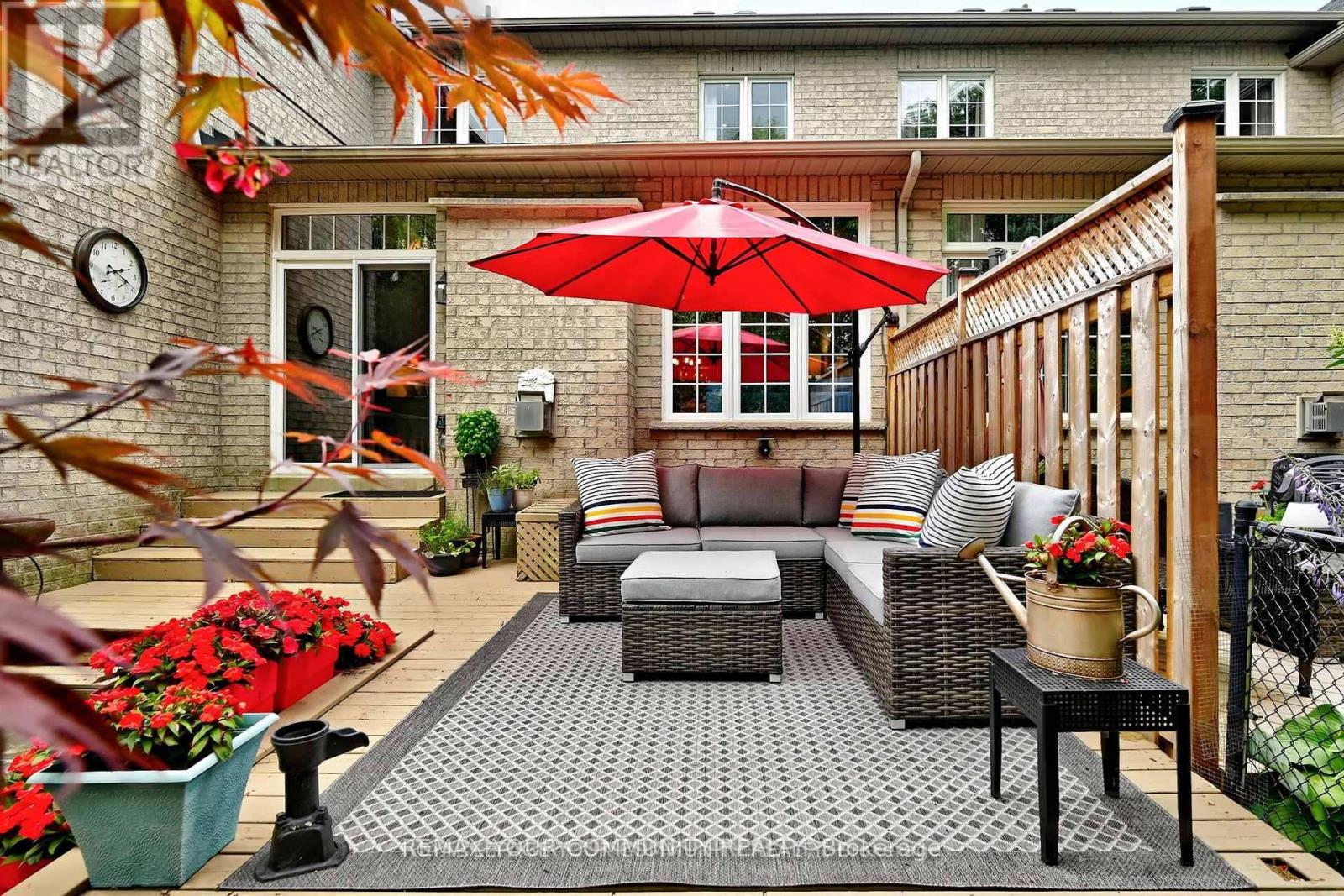 18 - 3 Senator Court, Aurora, Ontario  L4G 7P2 - Photo 44 - N12453919