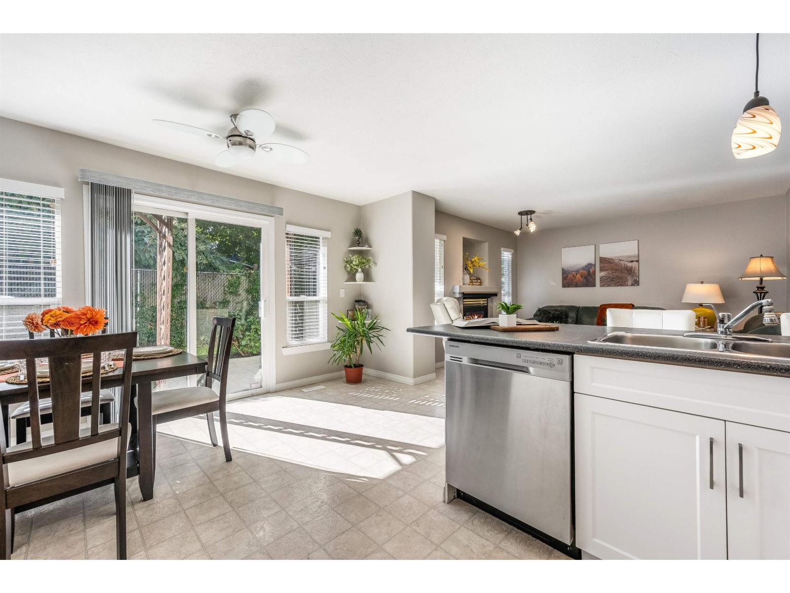 8 45932 Lewis Avenue, Chilliwack Proper West, Chilliwack, British Columbia  V2P 3C2 - Photo 11 - R3081331