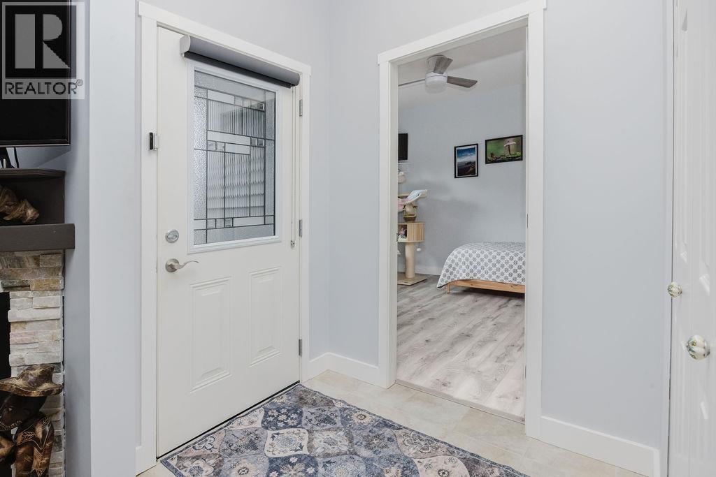 6214 Sitka Road, Sechelt, British Columbia  V7Z 0L3 - Photo 5 - R3080934