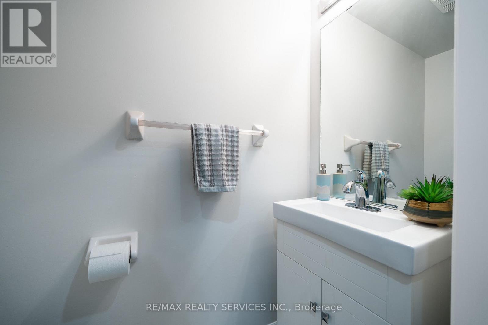 24 Florence Drive, Brampton, Ontario  L7A 2M4 - Photo 22 - W12708436