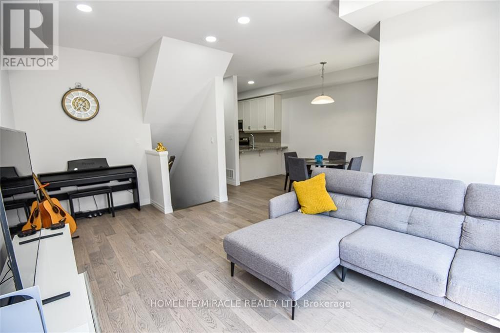 130 - 30 Times Square Boulevard, Hamilton (Stoney Creek Mountain), Ontario  L8J 0L8 - Photo 11 - X12615530