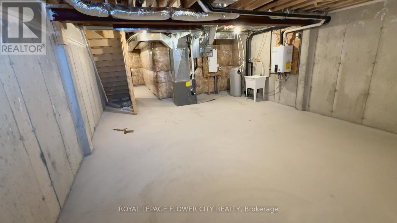 Photo 10 of 27 for 92 Middleton Street