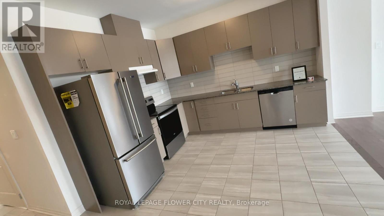 Photo 15 of 27 for 92 Middleton Street