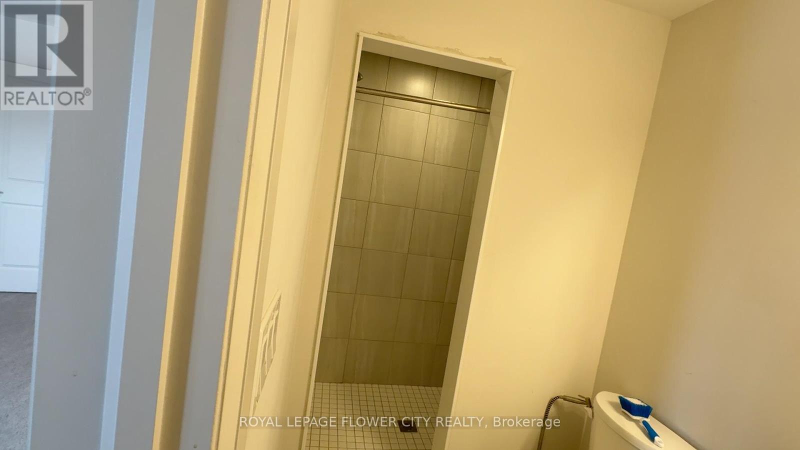 Photo 18 of 27 for 92 Middleton Street