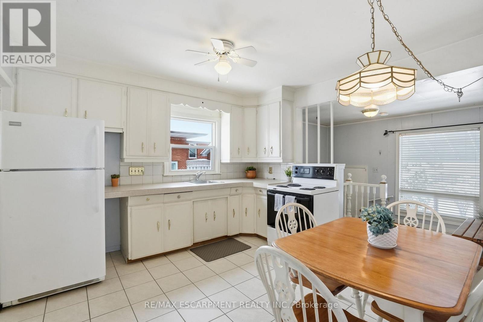 363 Limeridge Road E, Hamilton, Ontario  L9A 2S8 - Photo 10 - X12714010