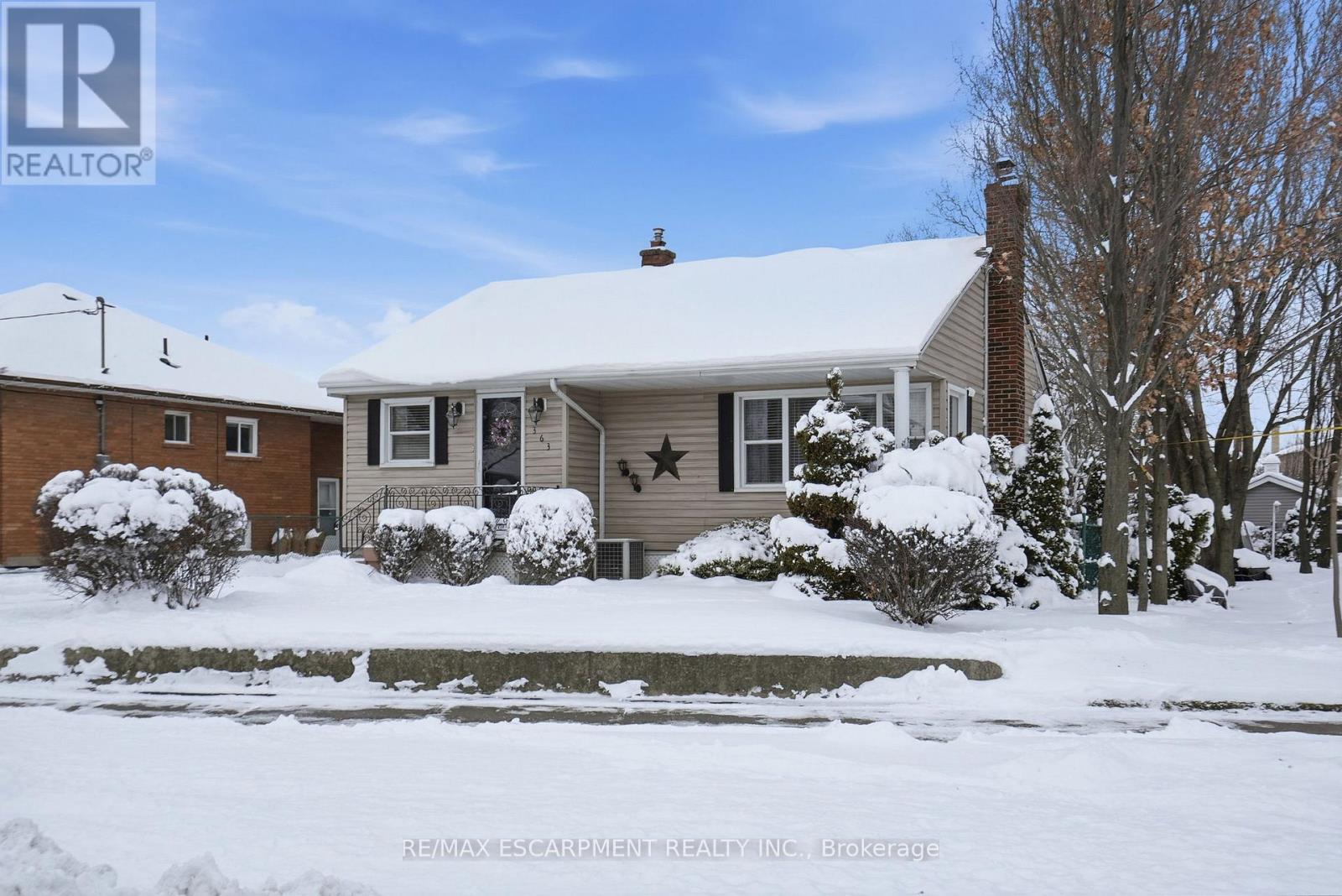 363 Limeridge Road E, Hamilton, Ontario  L9A 2S8 - Photo 2 - X12714010