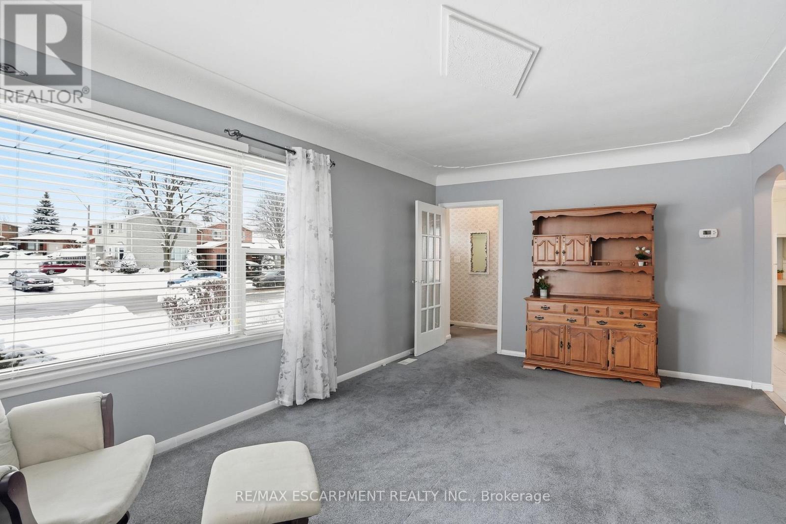 363 Limeridge Road E, Hamilton, Ontario  L9A 2S8 - Photo 8 - X12714010