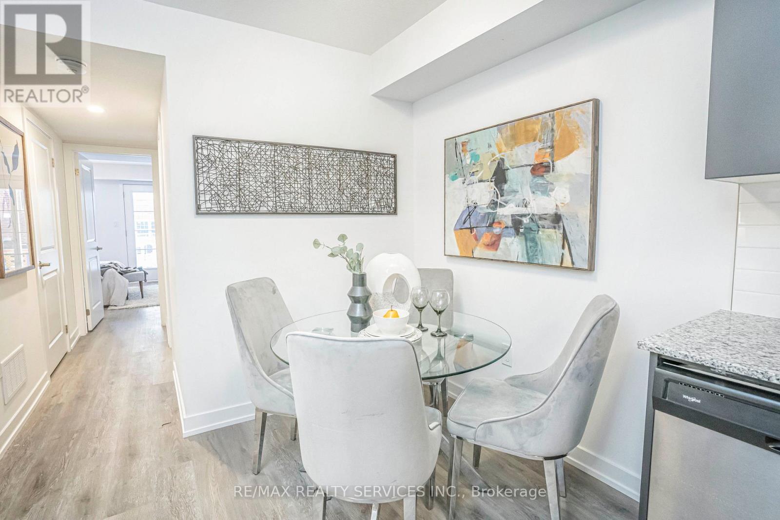 32 - 205 West Oak Trail, Kitchener, Ontario  N2R 0R9 - Photo 13 - X12714080