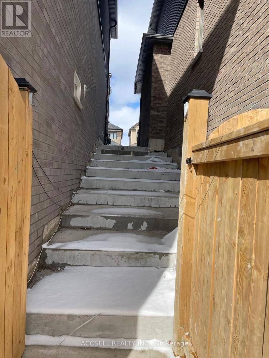 22 Rowley Street, Brantford, Ontario  N3S 0J6 - Photo 1 - X12714160