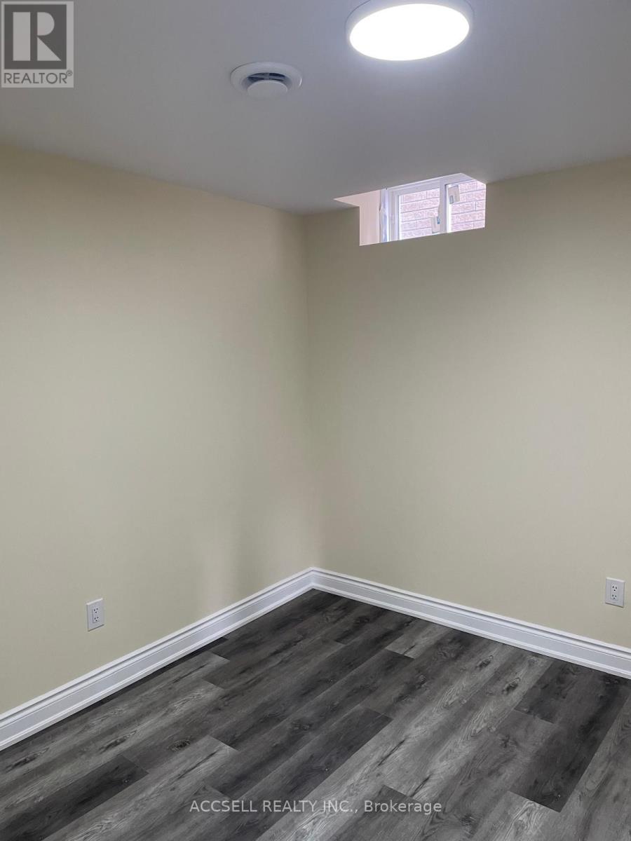 22 Rowley Street, Brantford, Ontario  N3S 0J6 - Photo 11 - X12714160